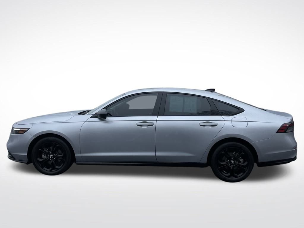 Certified 2025 Honda Accord SE image 2