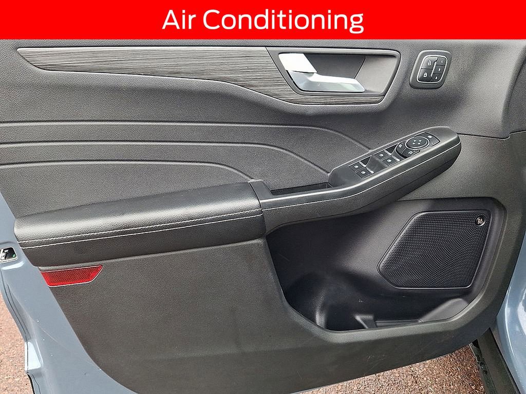 Used 2023 Ford Escape Platinum w/ Premium Technology Package image 12