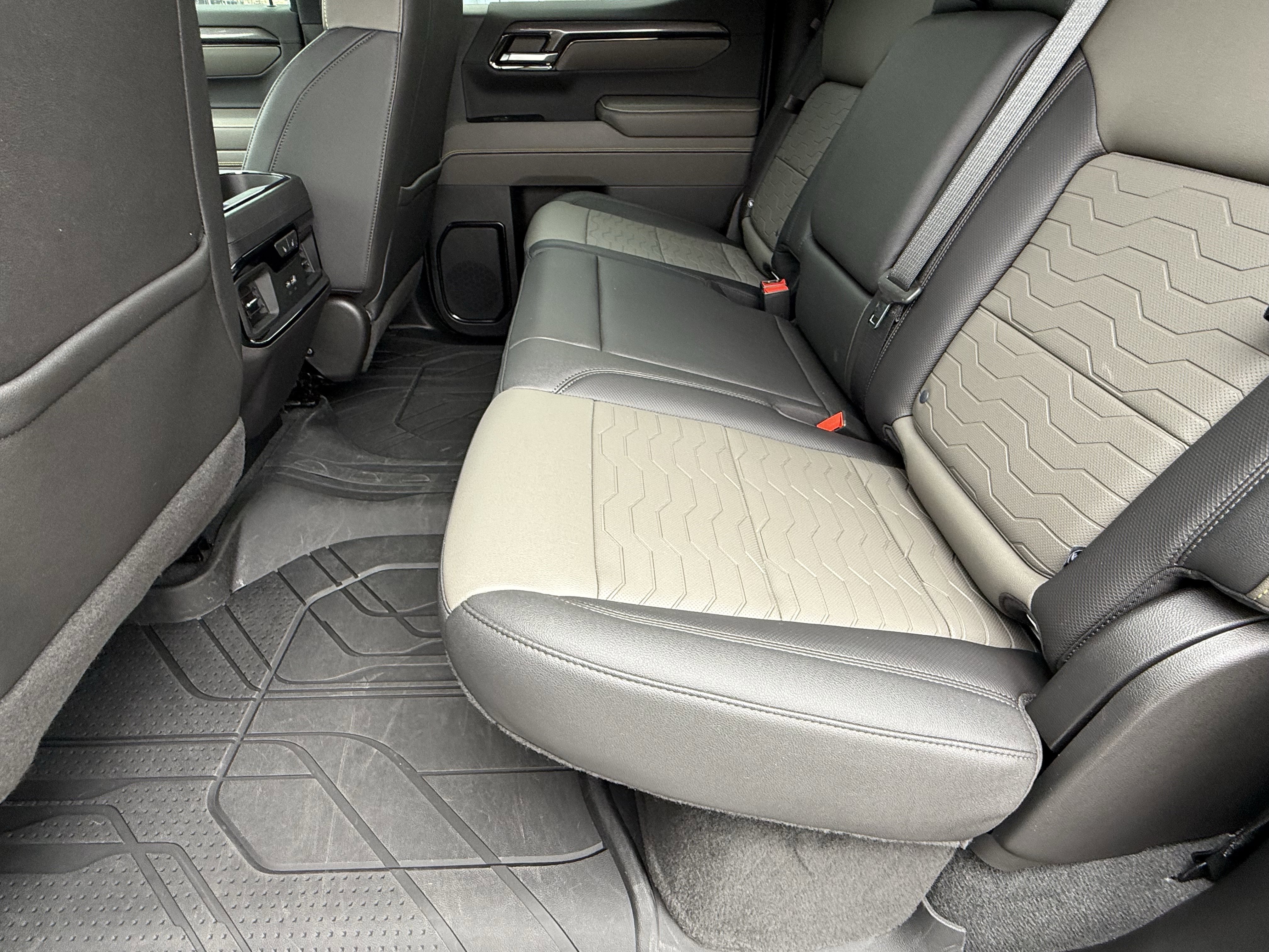 Used 2022 Chevrolet Silverado 1500 ZR2 w/ Technology Package image 16