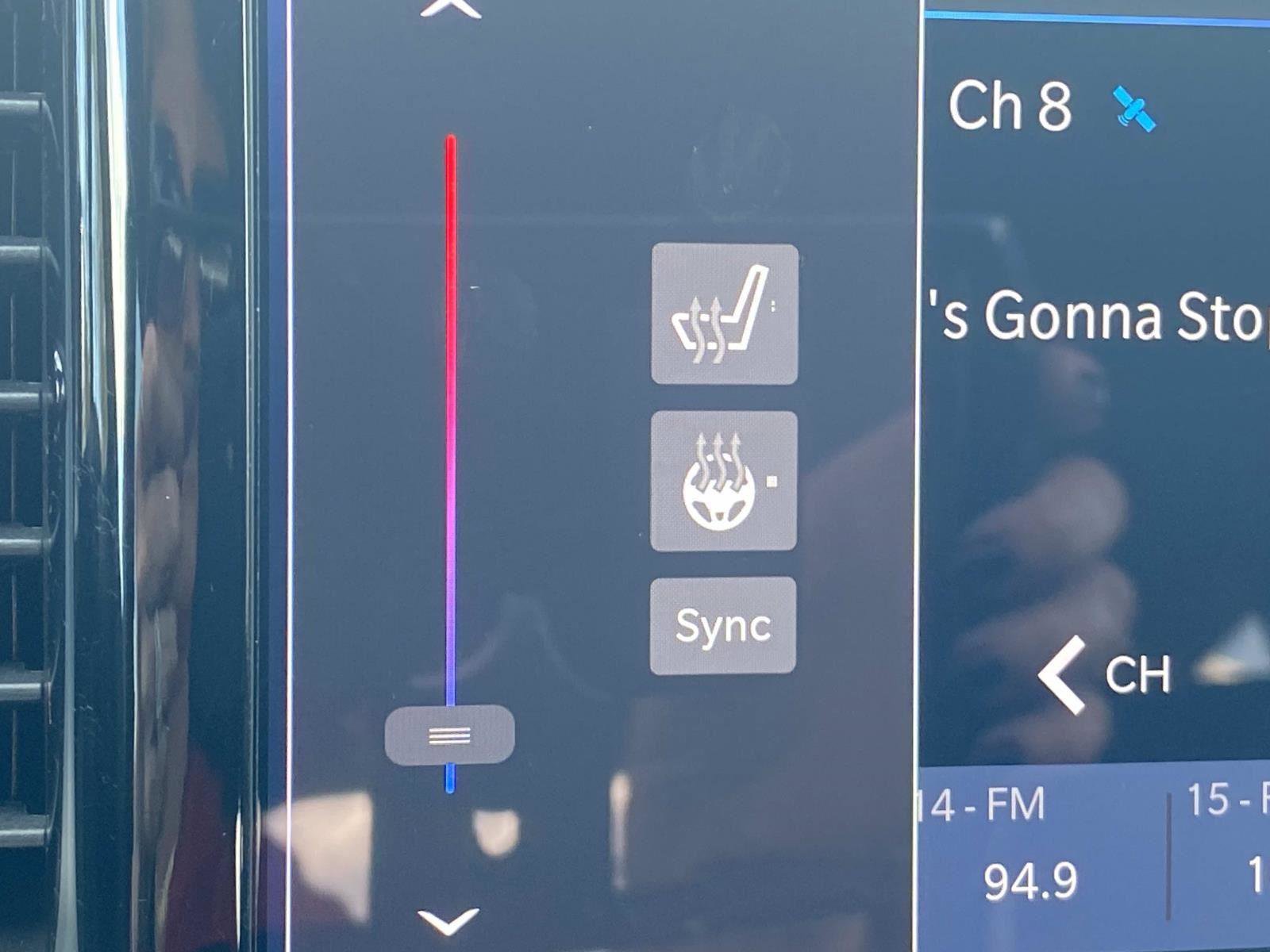 Certified 2025 Chrysler Pacifica Select FWD image 29