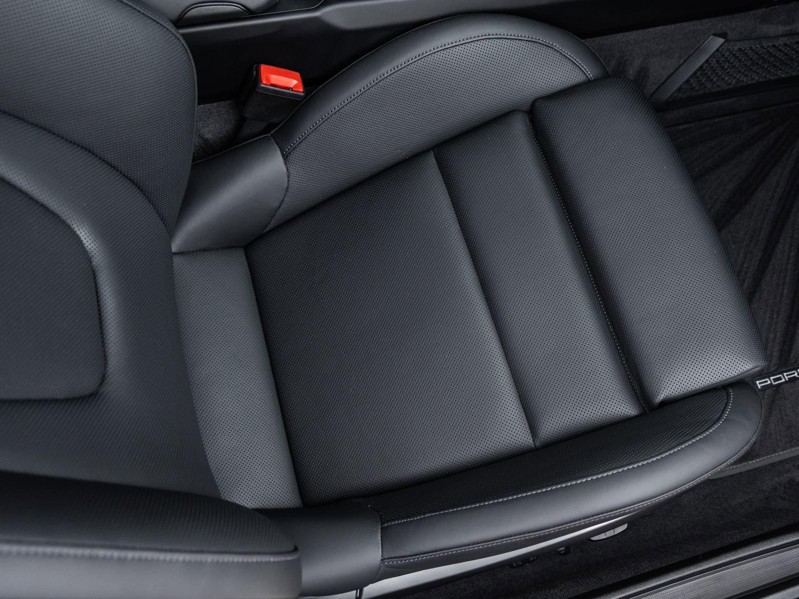 Certified 2024 Porsche 911 Carrera GTS image 37