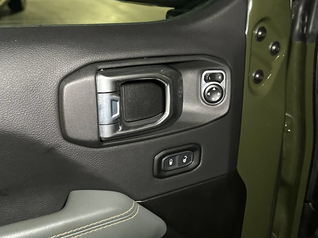 Used 2024 Jeep Wrangler High Altitude AWD/4WD image 17