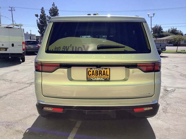 New 2023 Jeep Wagoneer Series III w/ Preferred Equipment Group AWD/4WD image 31