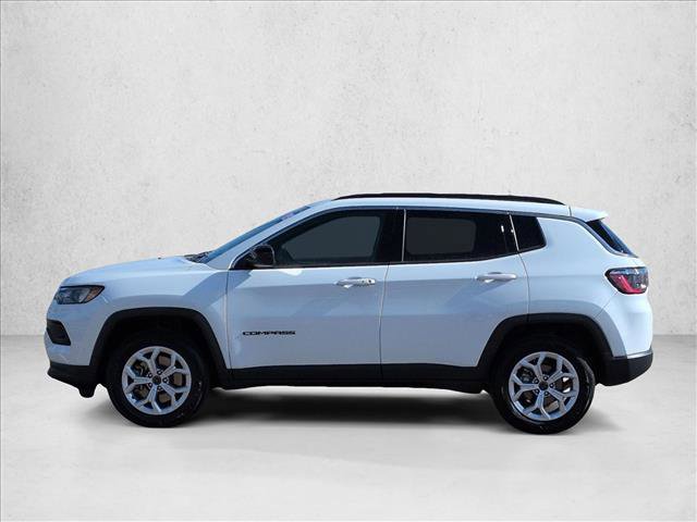 Used 2025 Jeep Compass Latitude image 9