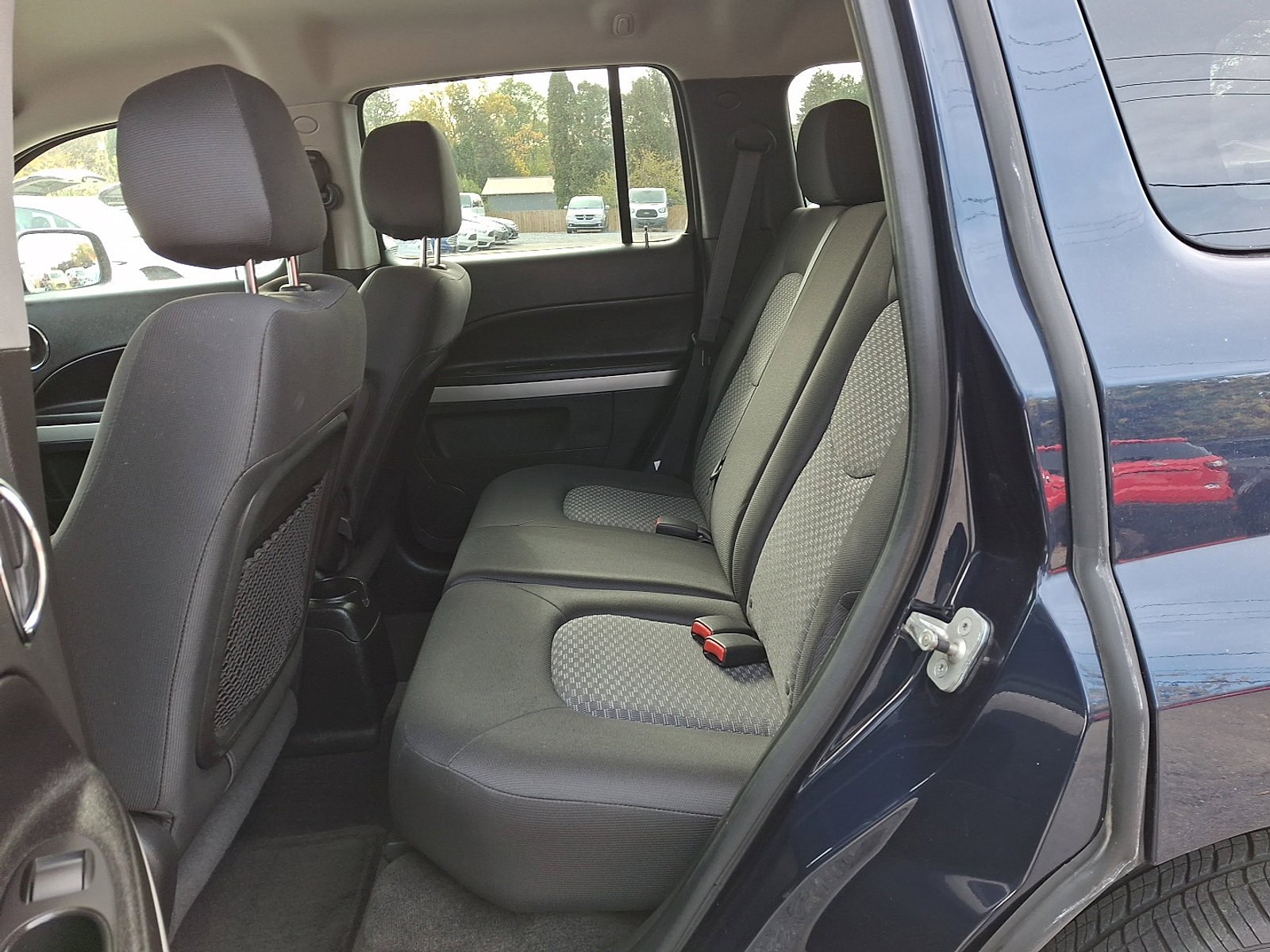 Used 2010 Chevrolet HHR LS image 11