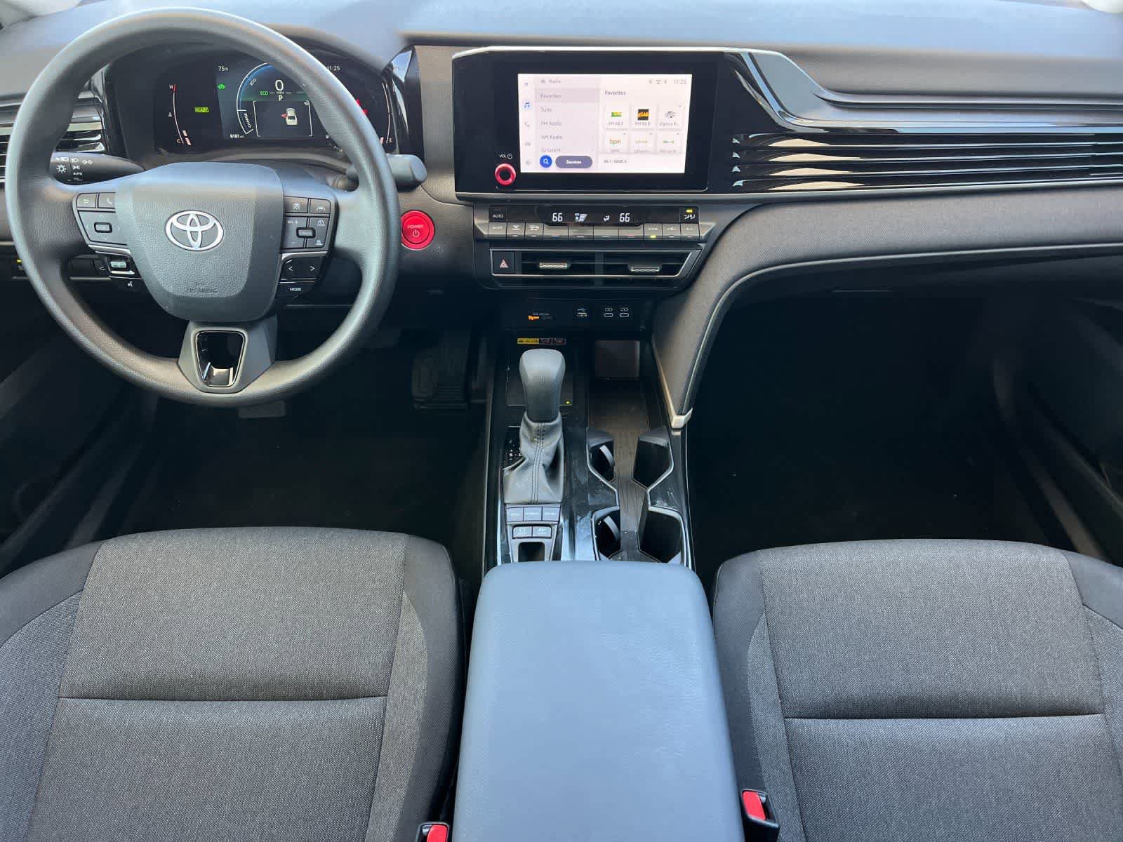 Used 2025 Toyota Camry LE image 4