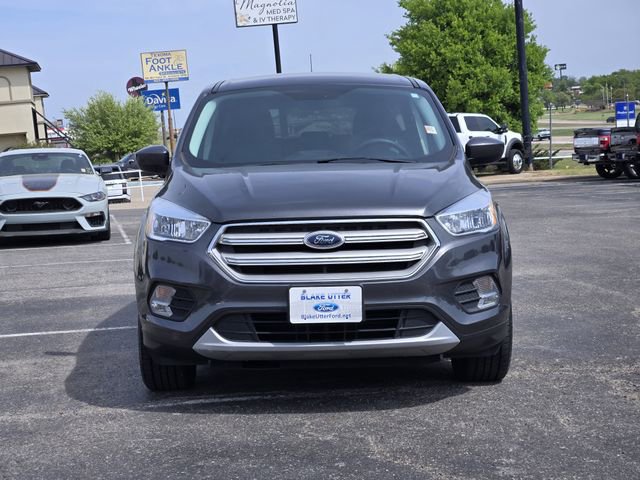 Used 2019 Ford Escape SE image 2