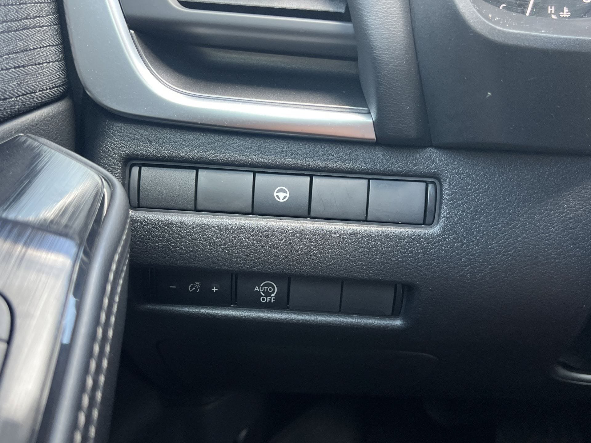 Certified 2023 Nissan Rogue SV FWD image 13