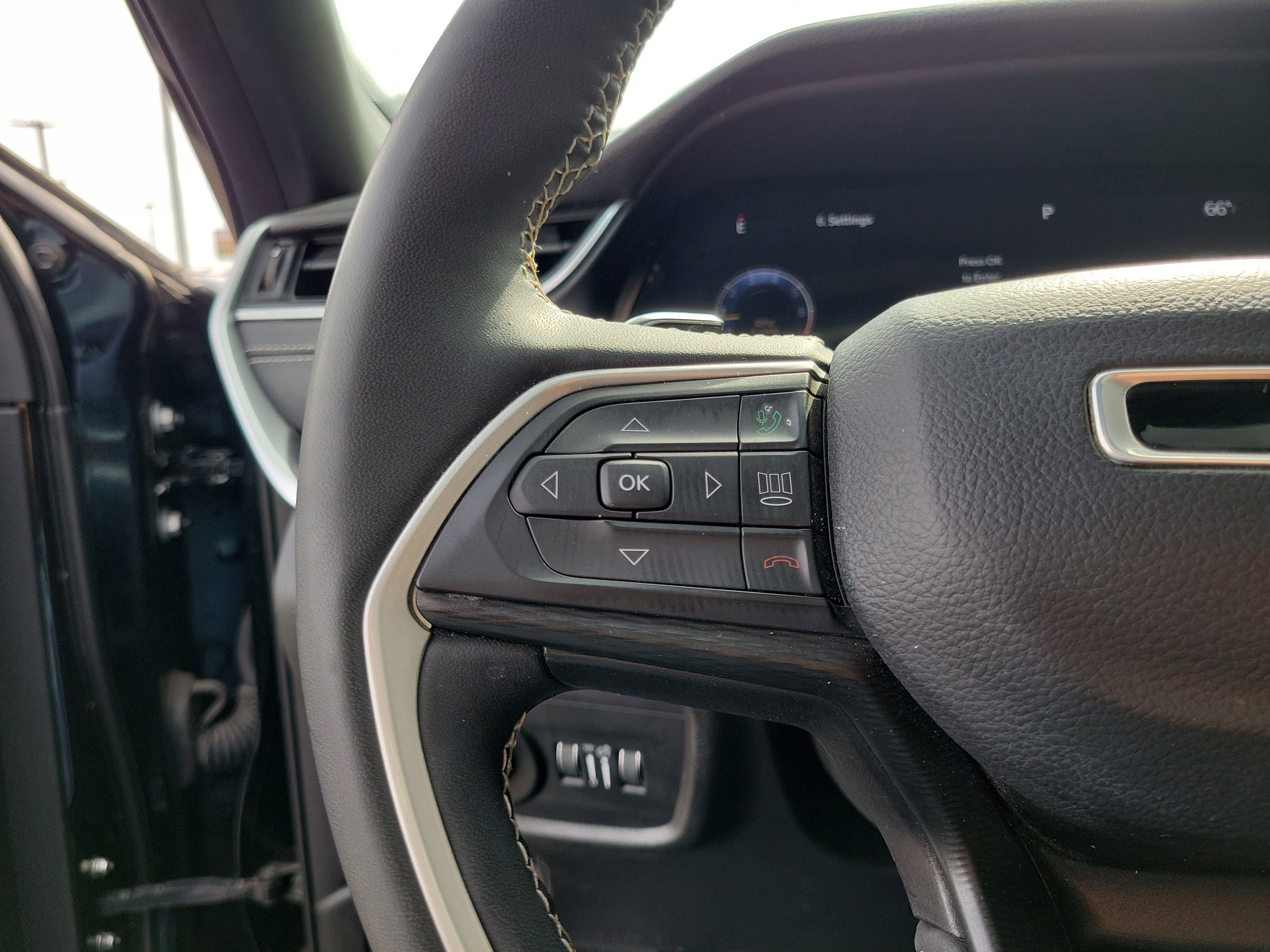 Used 2023 Jeep Grand Cherokee L Laredo AWD/4WD image 22