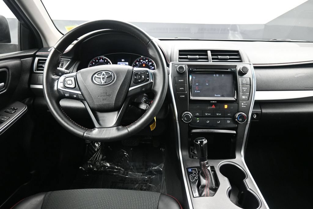 Certified 2017 Toyota Camry SE FWD image 19