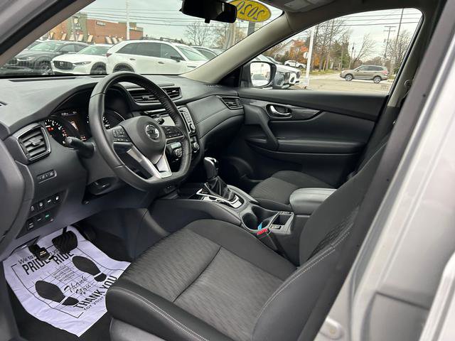 Used 2020 Nissan Rogue SV image 10