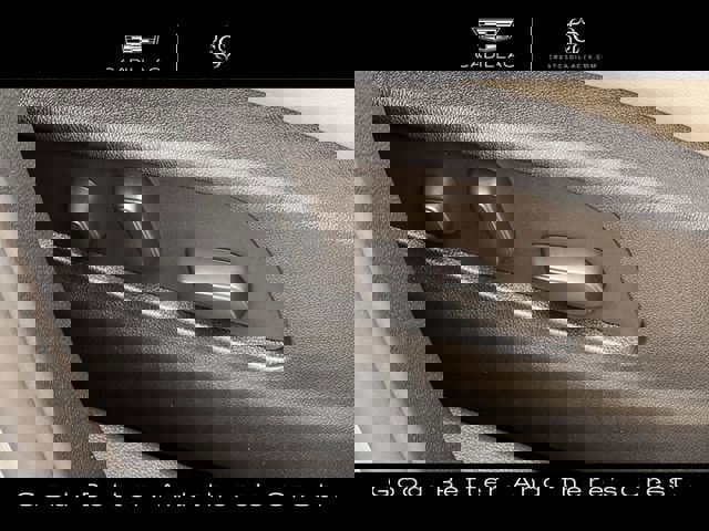 Certified 2023 Cadillac XT4 Luxury w/ Cold Weather Package FWD image 28