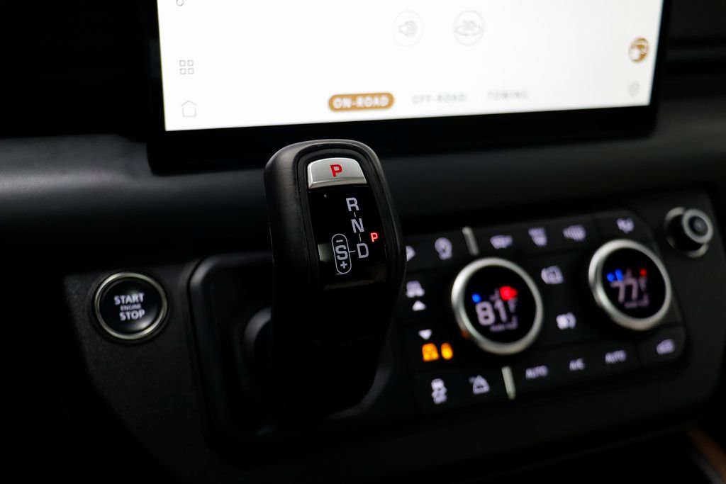 Used 2023 Land Rover Defender 130 X-Dynamic SE image 13