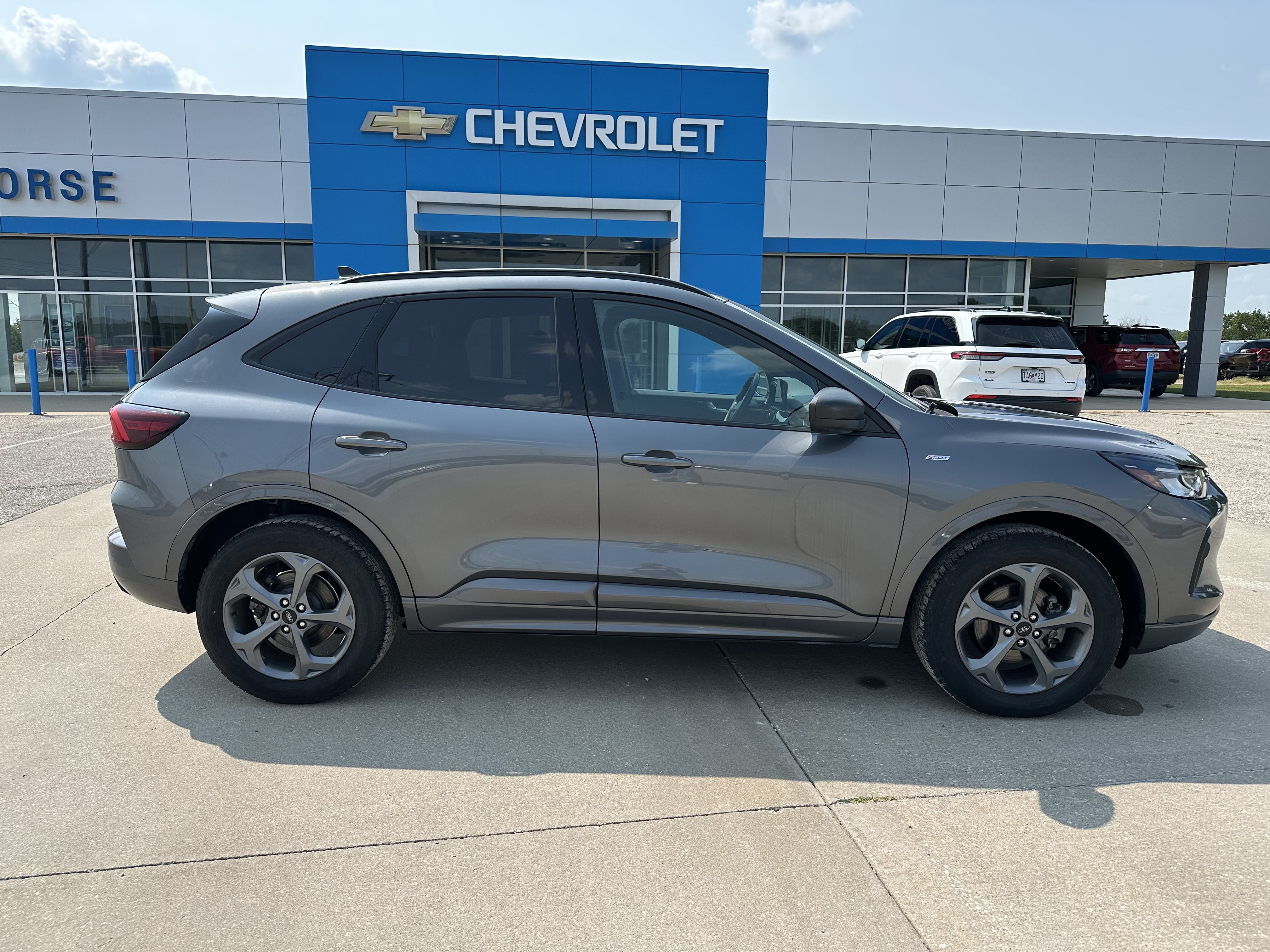 Used 2024 Ford Escape ST-Line AWD/4WD image 2