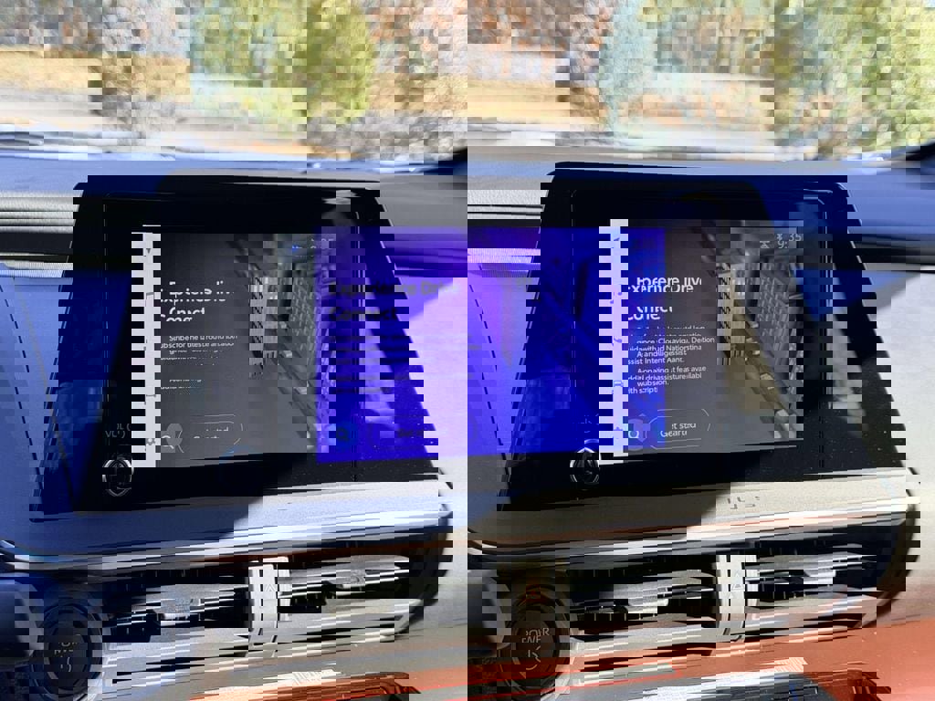 New 2026 Toyota Prius Plug-In Hybrid FWD image 3