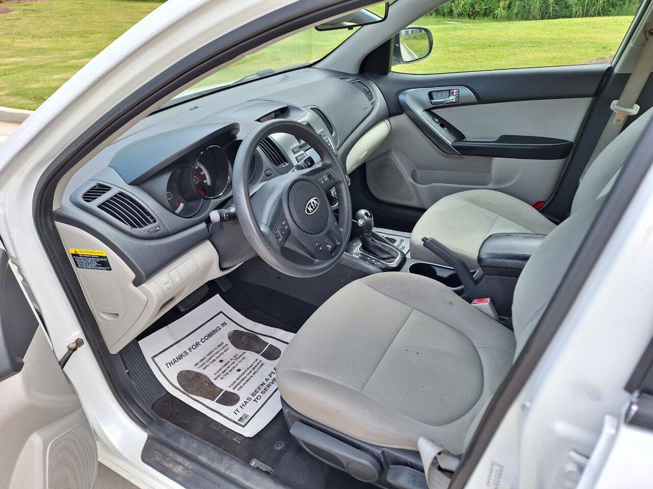 Used 2013 Kia Forte EX image 9