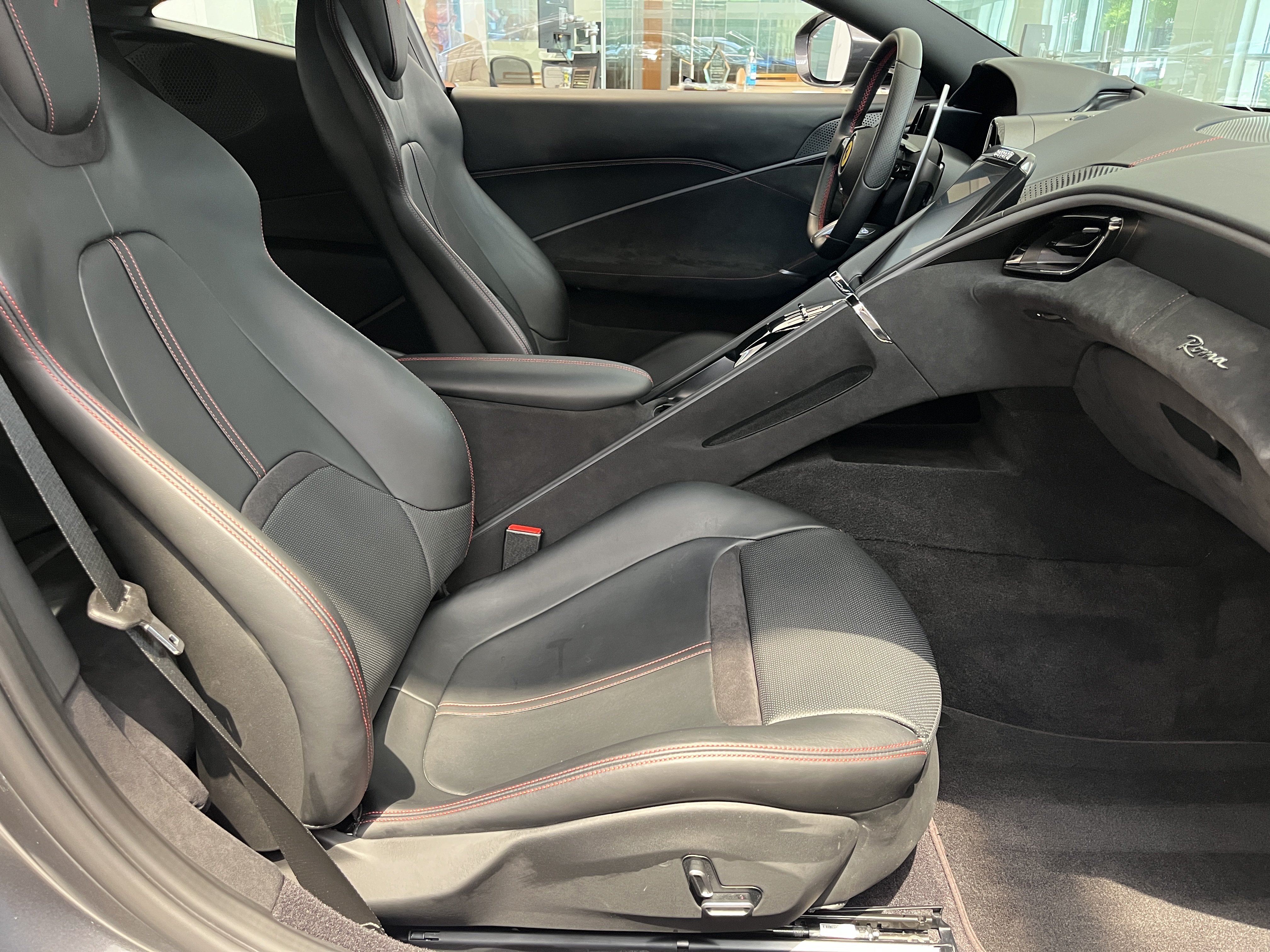 Used 2022 Ferrari Roma RWD image 43