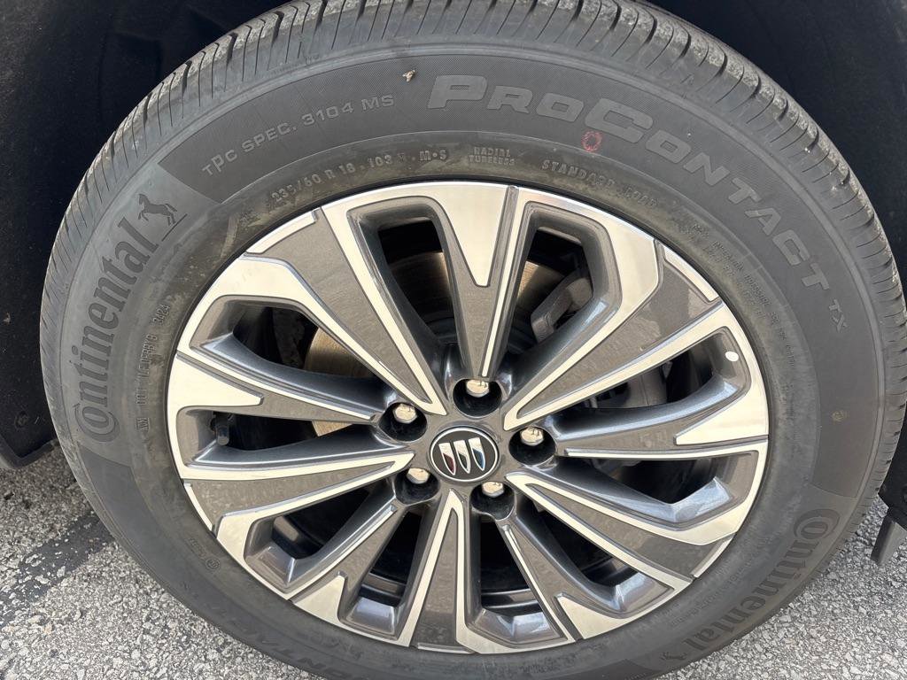Used 2025 Buick Envision Preferred AWD/4WD image 2