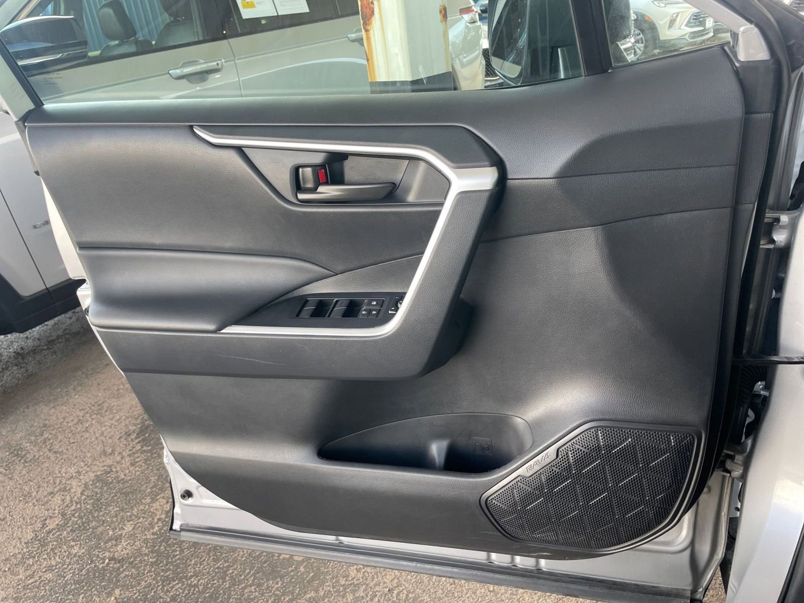 Used 2025 Toyota RAV4 LE image 20