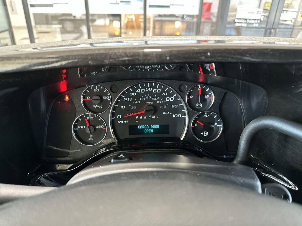 Used 2024 GMC Savana 2500 w/ Driver Convenience Package image 10