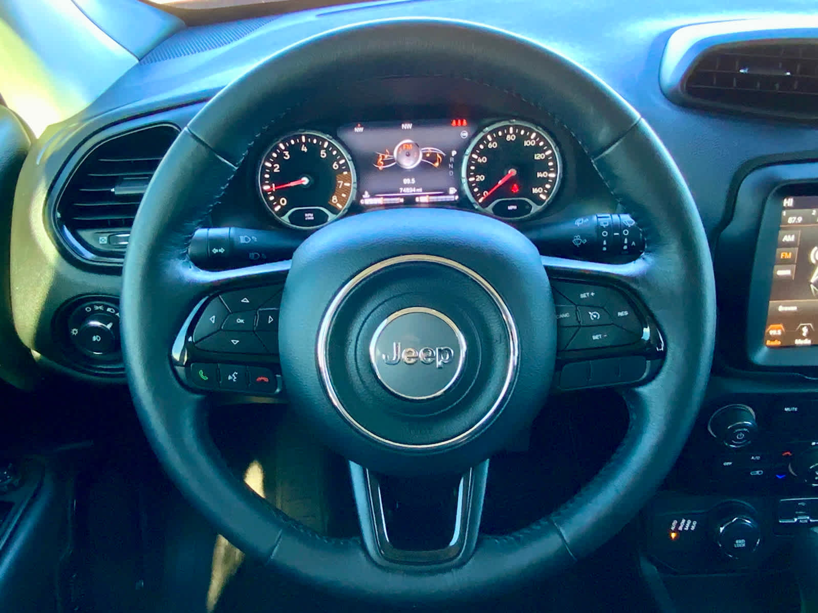 Used 2019 Jeep Renegade Altitude w/ UConnect 8.4 Nav Group image 37