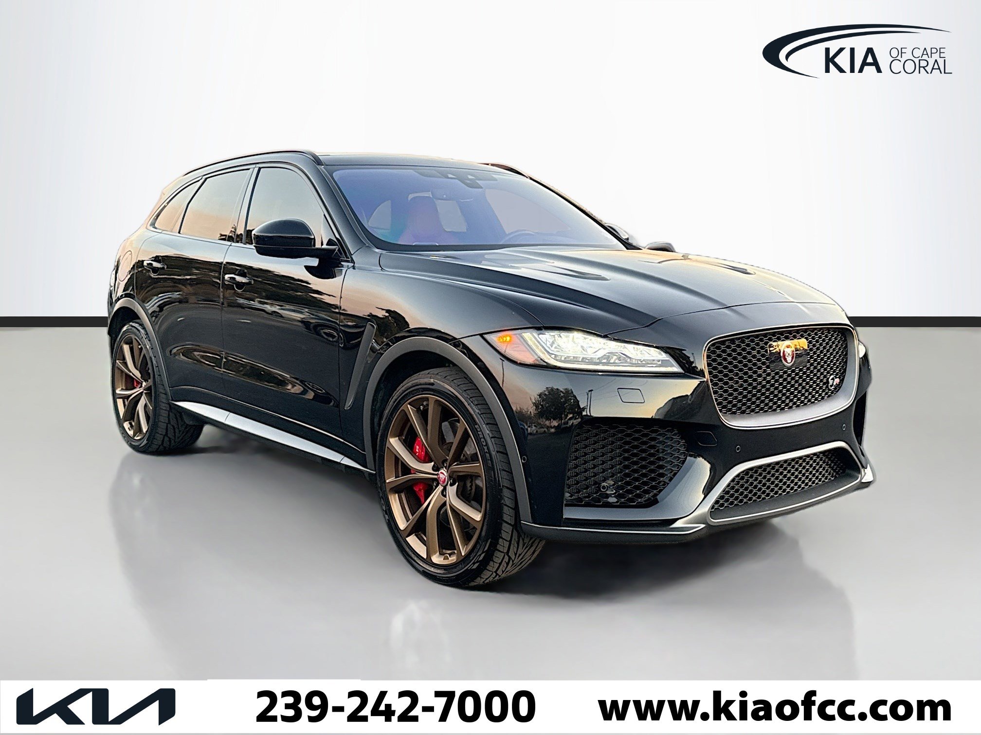 Used 2020 Jaguar F-PACE SVR image 7