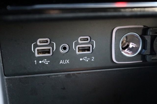 Used 2023 Jeep Grand Cherokee Laredo image 28