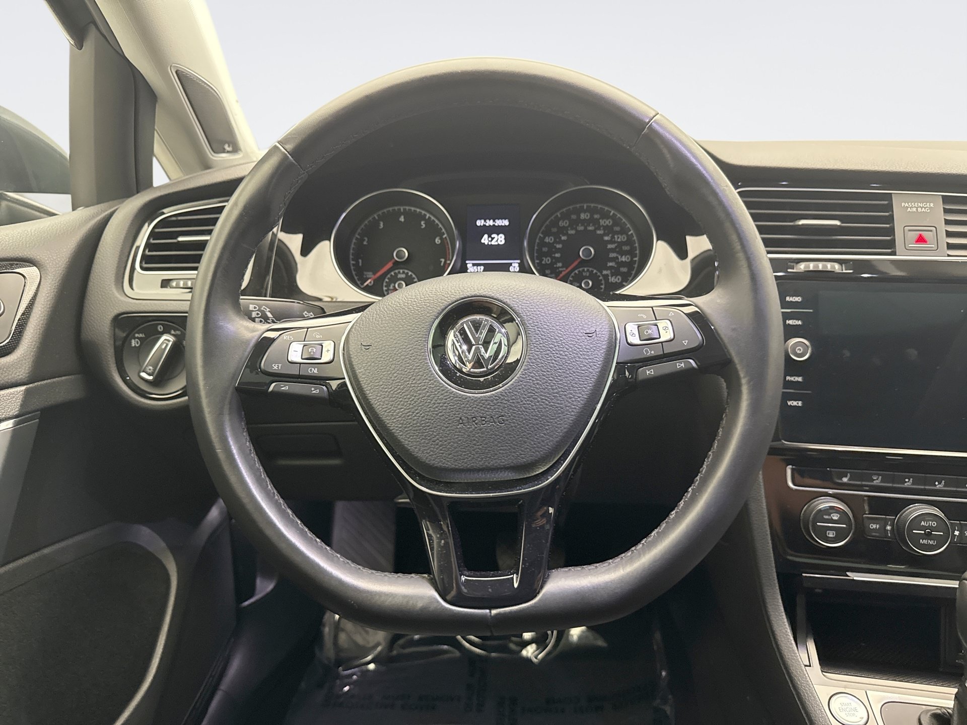Used 2018 Volkswagen Golf SEL FWD image 12