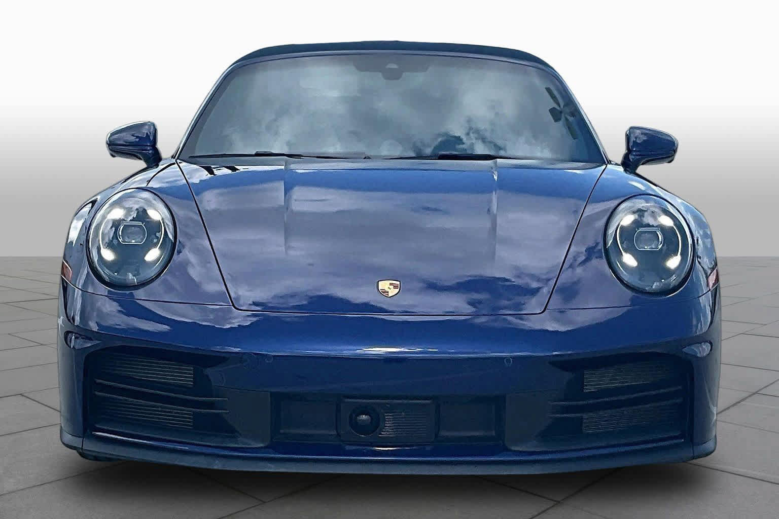 Used 2025 Porsche 911 Carrera RWD image 3