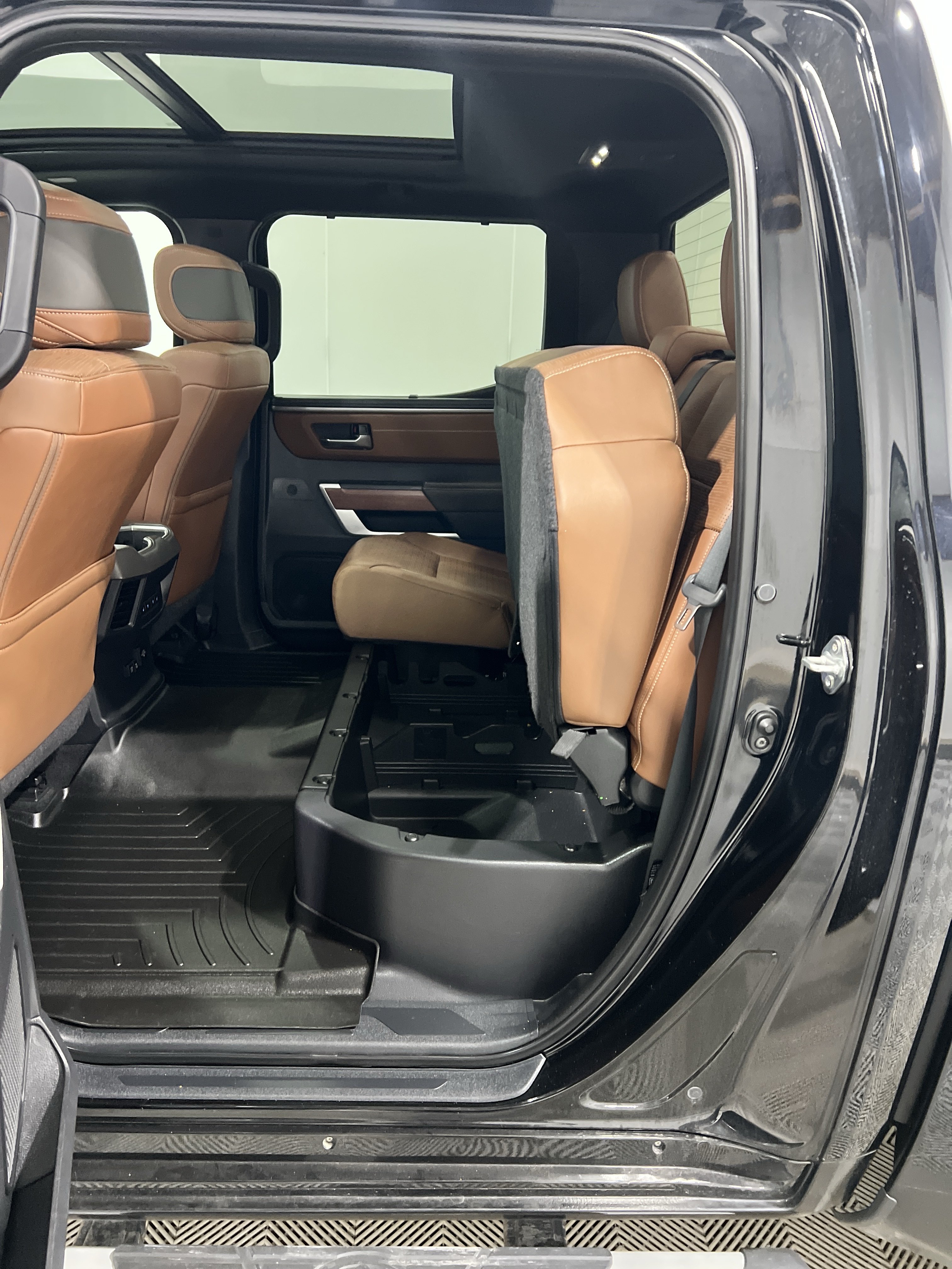 Used 2022 Toyota Tundra Platinum AWD/4WD image 14