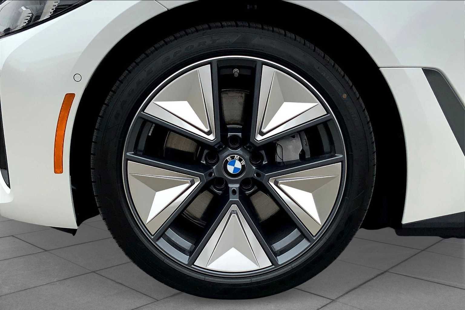 New 2025 BMW i4 xDrive40i w/ Premium Package image 12