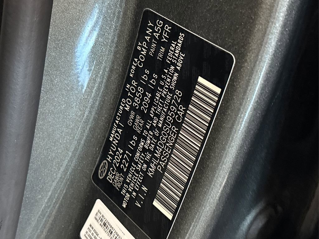 Certified 2025 Hyundai Elantra Sport image 12