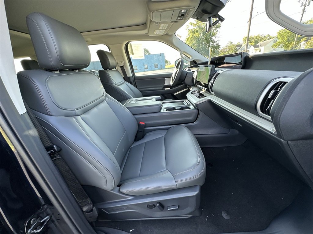 New 2025 Ford Expedition Active image 26