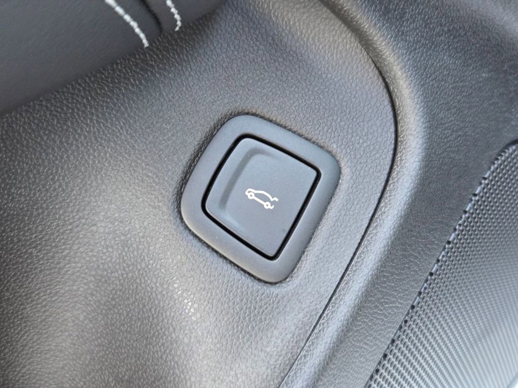 Certified 2024 Cadillac CT4 V Blackwing w/ Driver Assist Package image 33