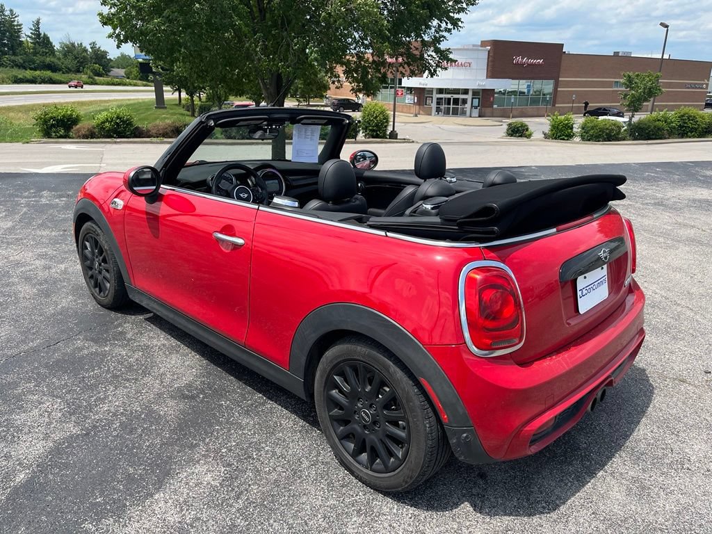 Used 2019 MINI Cooper S w/ Signature Upholstery Package FWD image 9