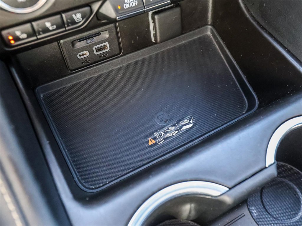 Used 2021 GMC Yukon XL SLT w/ SLT Premium Package image 40