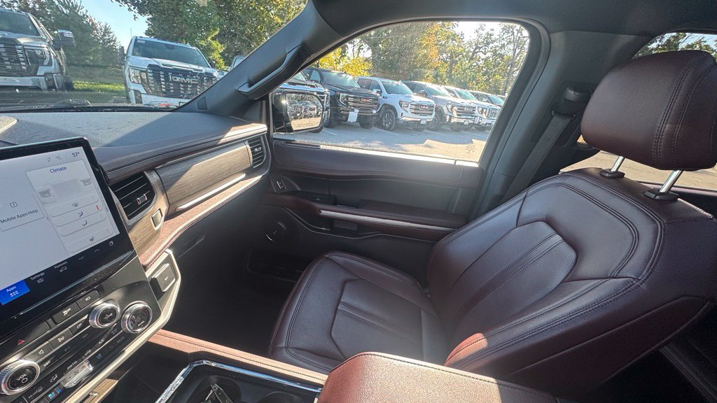 Used 2022 Ford Expedition Limited AWD/4WD image 31
