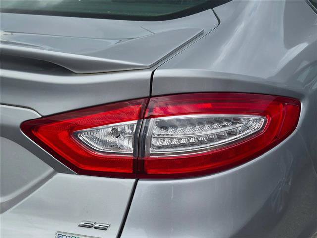 Used 2015 Ford Fusion SE FWD image 10
