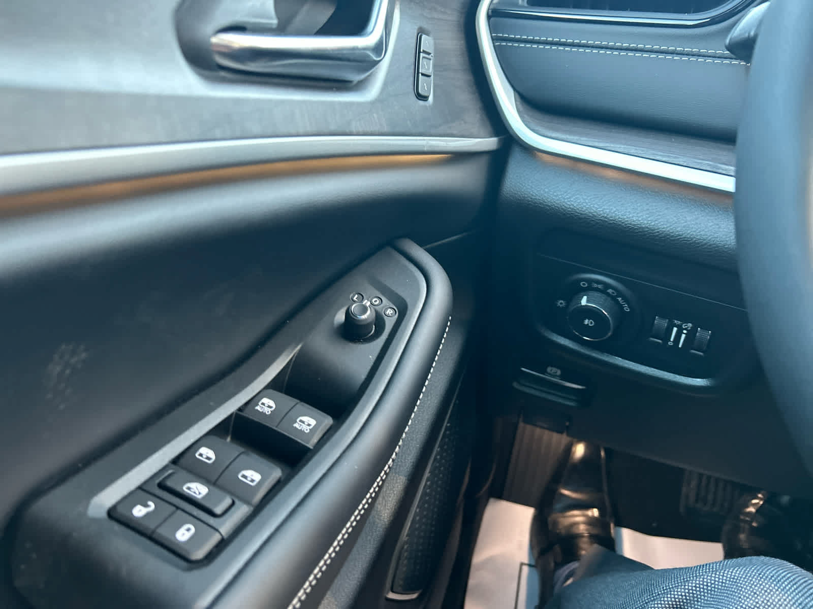 New 2026 Jeep Grand Cherokee Limited AWD/4WD image 22