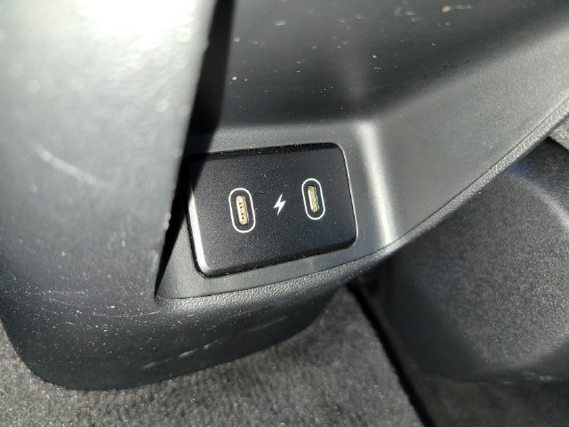 Used 2025 Hyundai Elantra Limited FWD image 19