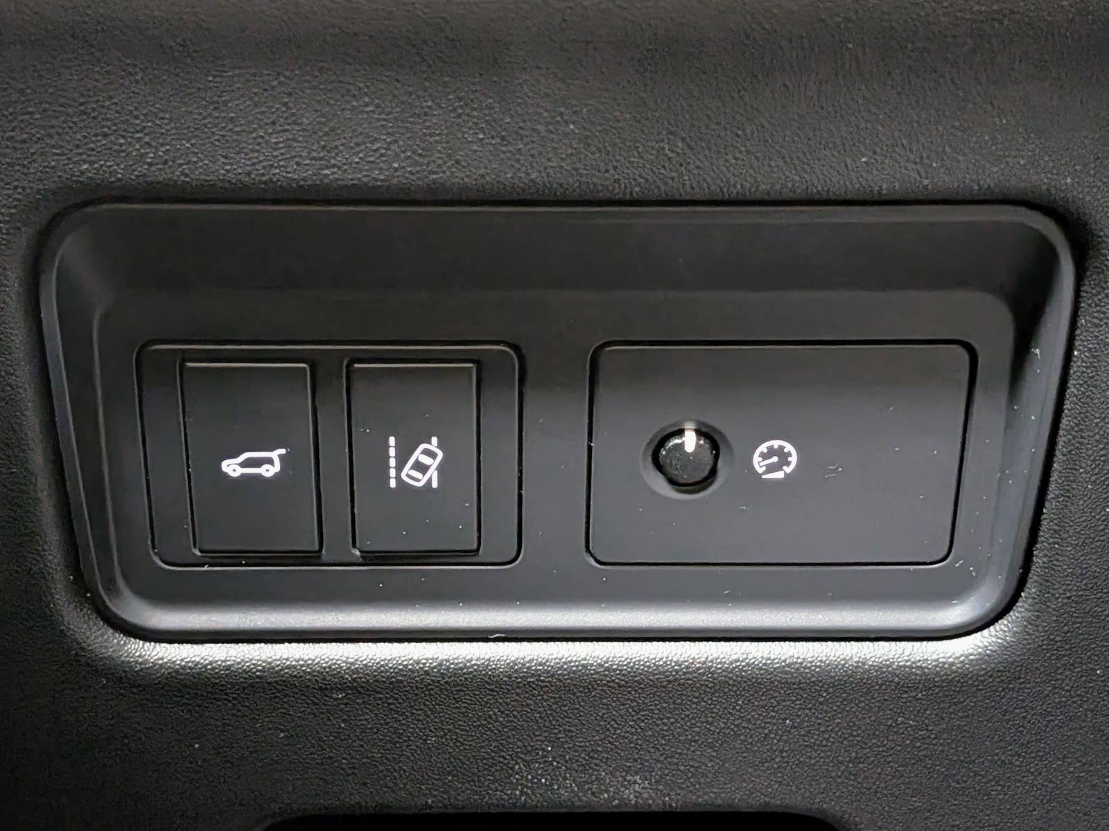 Used 2017 Land Rover Discovery HSE image 34