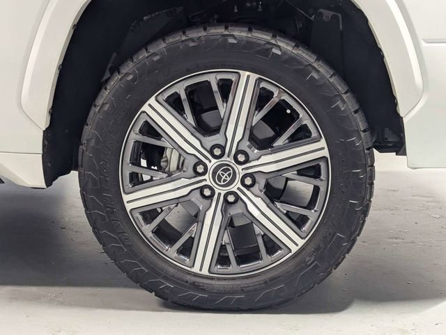 Used 2023 Toyota Tundra Capstone AWD/4WD image 31