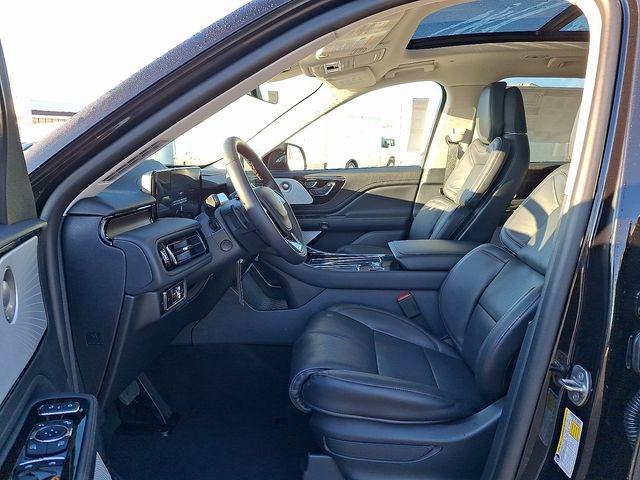 Used 2026 Lincoln Aviator Reserve AWD/4WD image 6