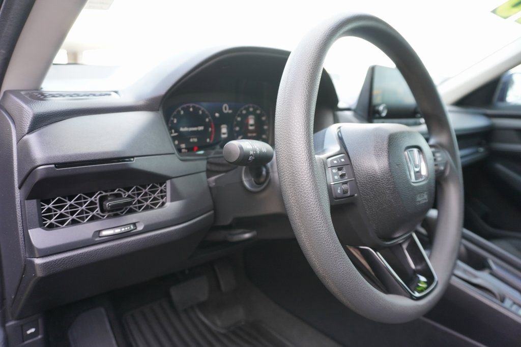 Used 2025 Honda Accord LX image 12