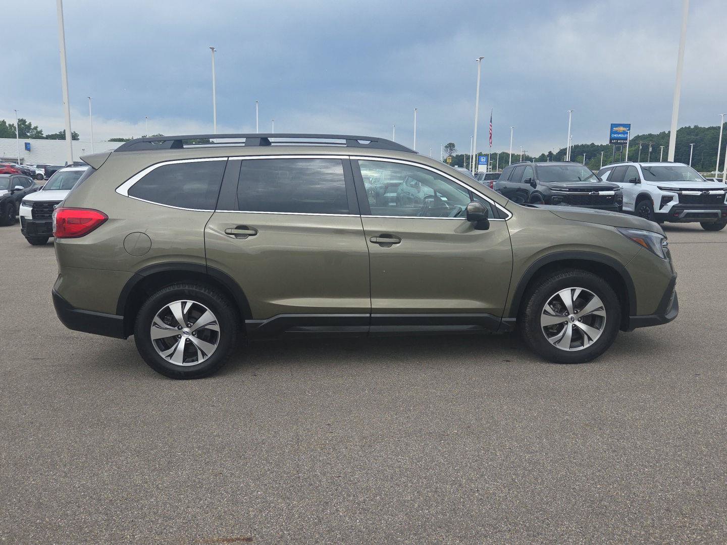 Used 2023 Subaru Ascent Premium w/ Convenience Package AWD/4WD image 8