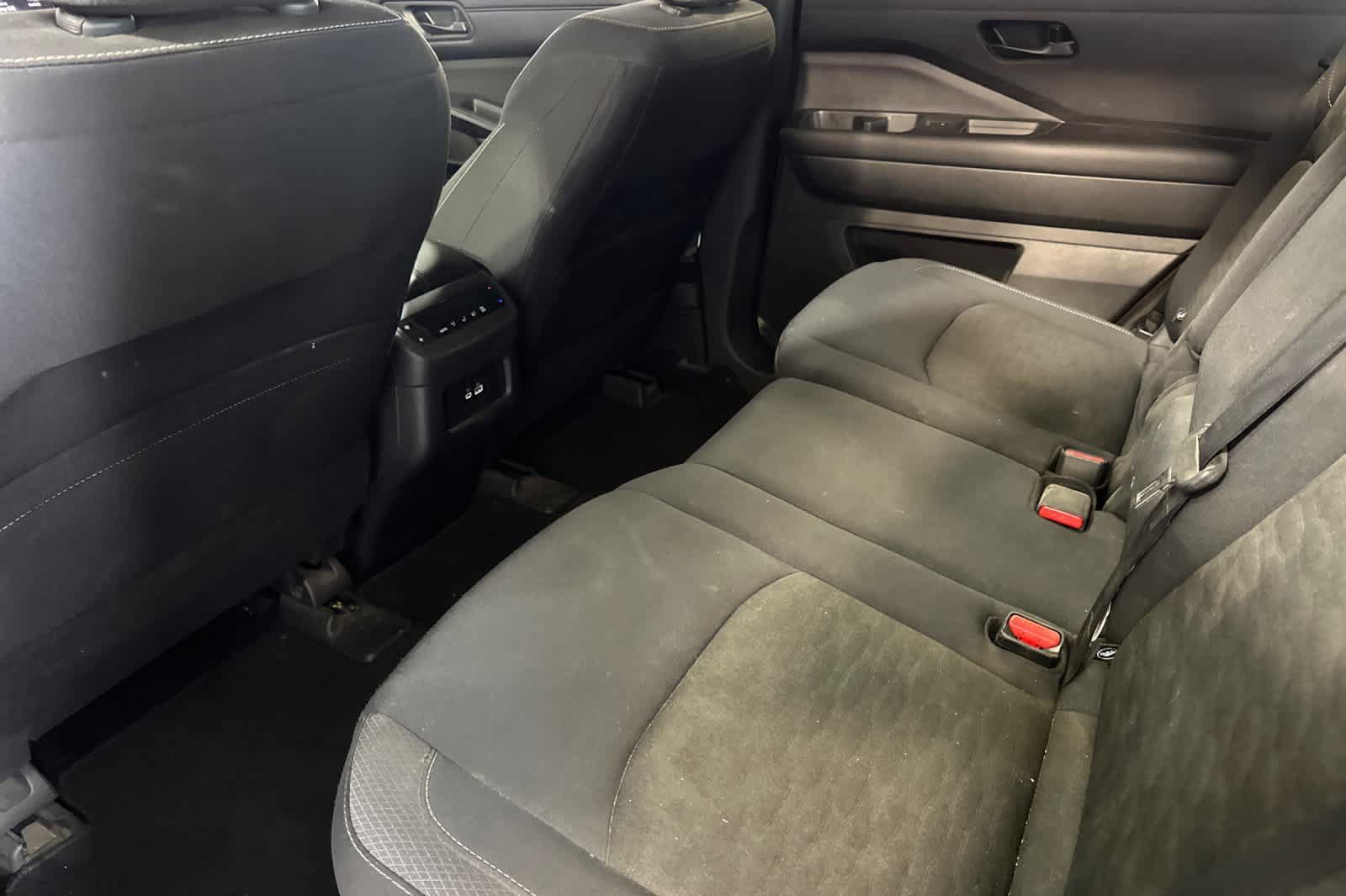 Used 2024 Nissan Pathfinder SV FWD image 5