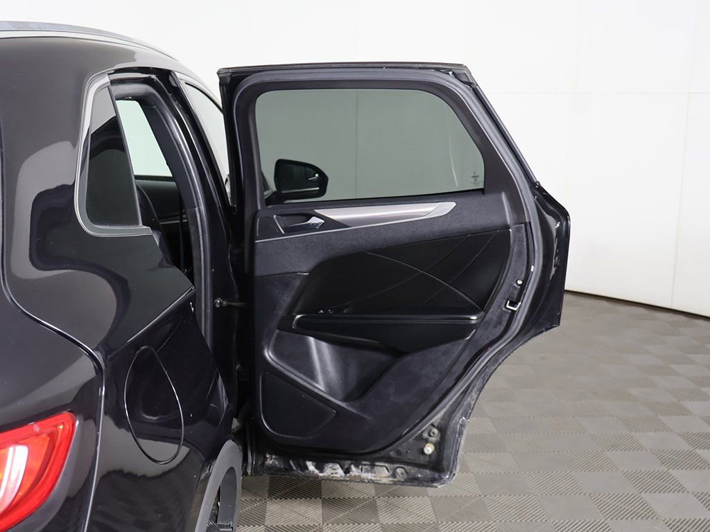 Used 2019 Lincoln MKC Premiere image 18