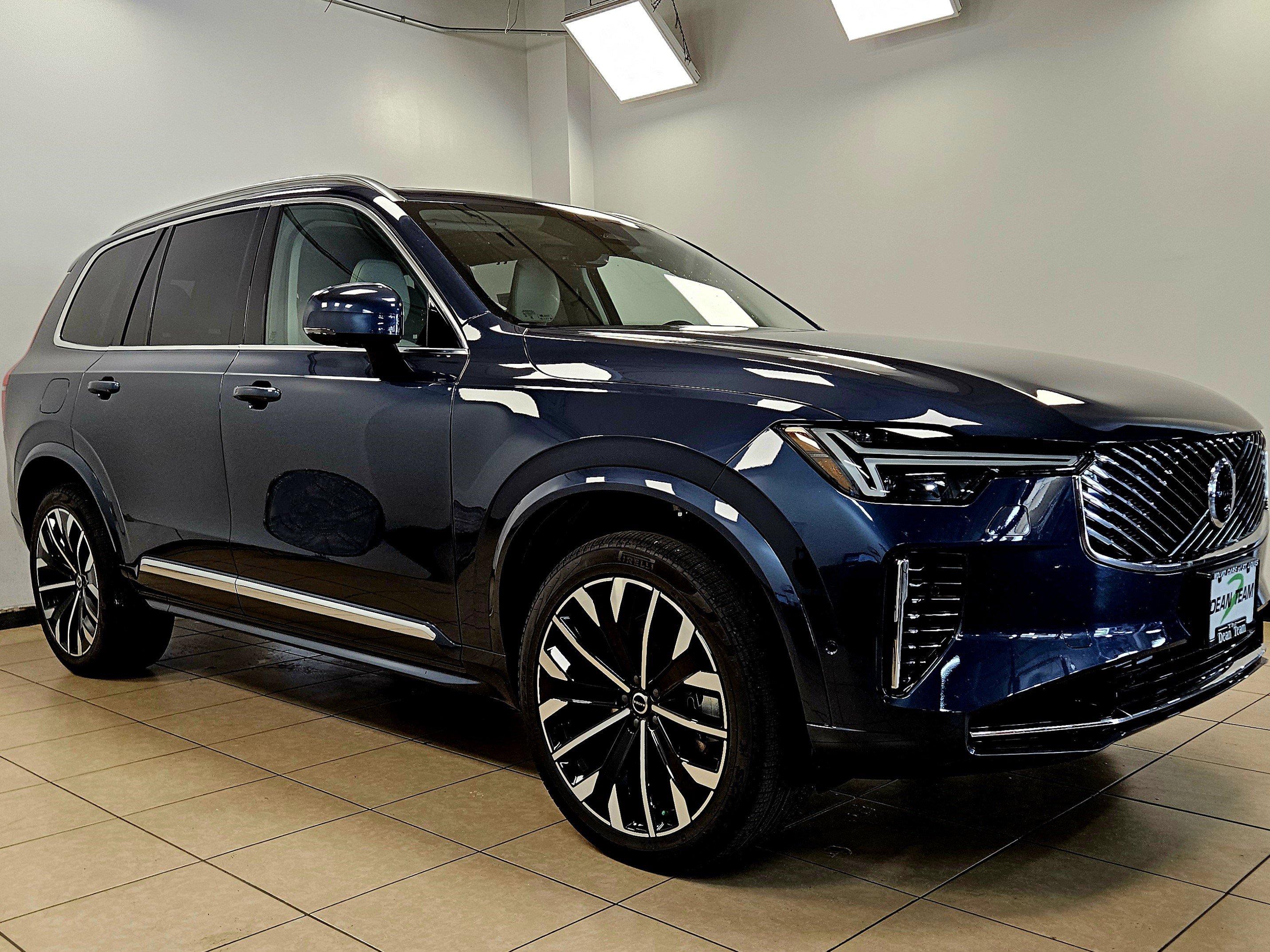 New 2026 Volvo XC90 T8 Ultra image 3