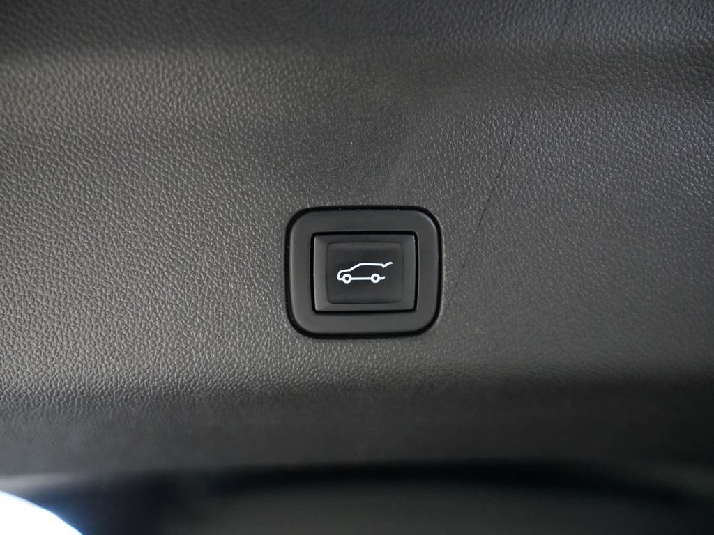 Used 2023 GMC Yukon SLT w/ SLT Premium Package AWD/4WD image 45