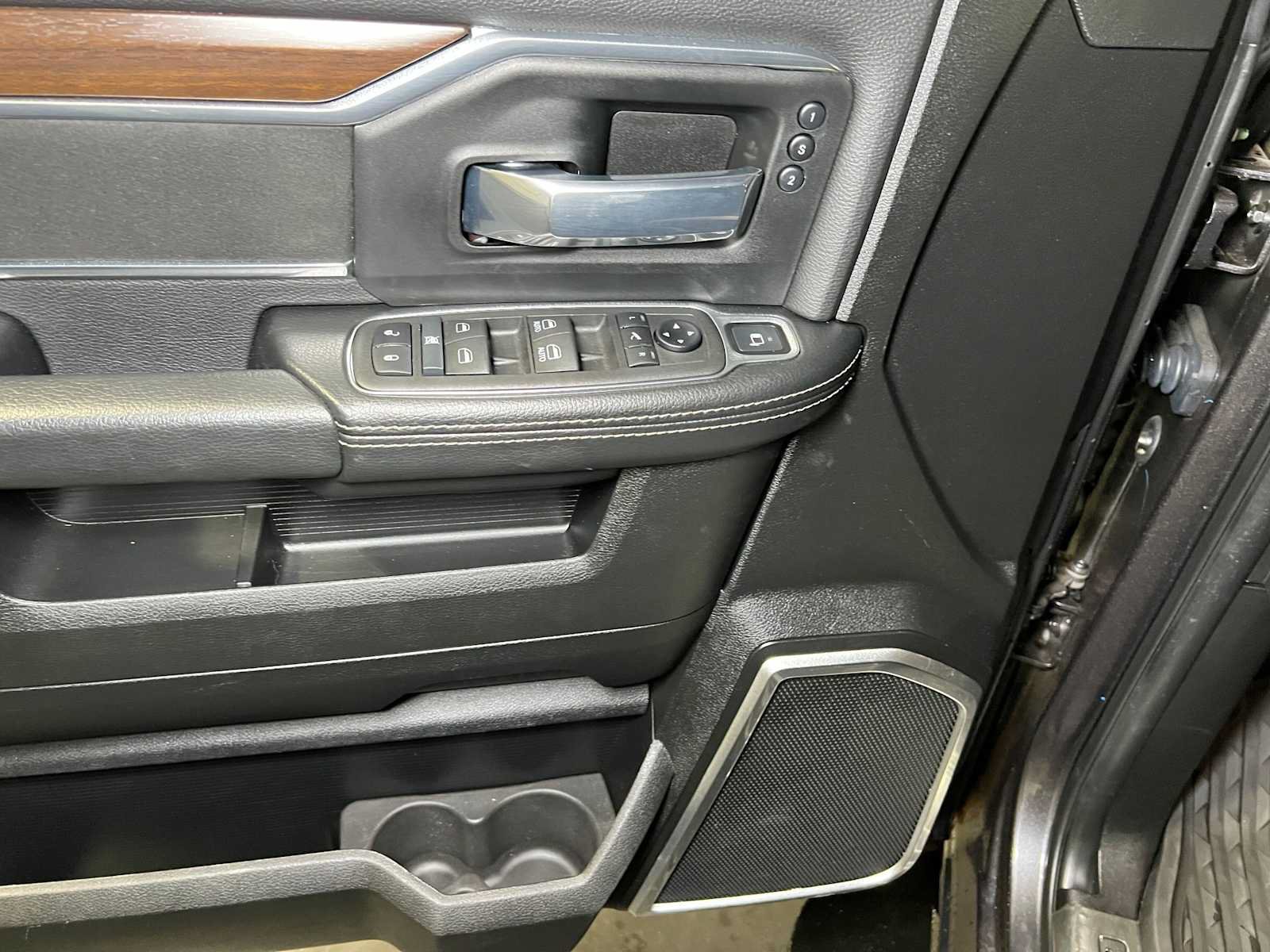 Used 2022 RAM 2500 Laramie AWD/4WD image 25